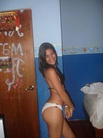 gorgeous black teen